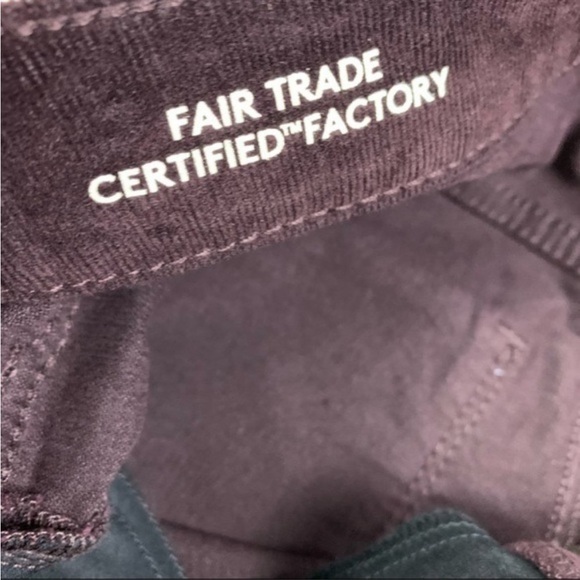 Universal Thread High Rise
Skinny Corduroy Pant
Size: 2 - Picture 4 of 7